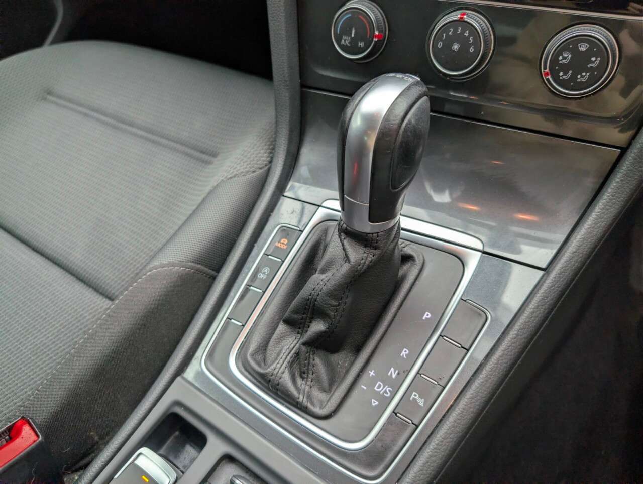 2019 VOLKSWAGEN GOLF 2019 VOLKSWAGEN GOLF