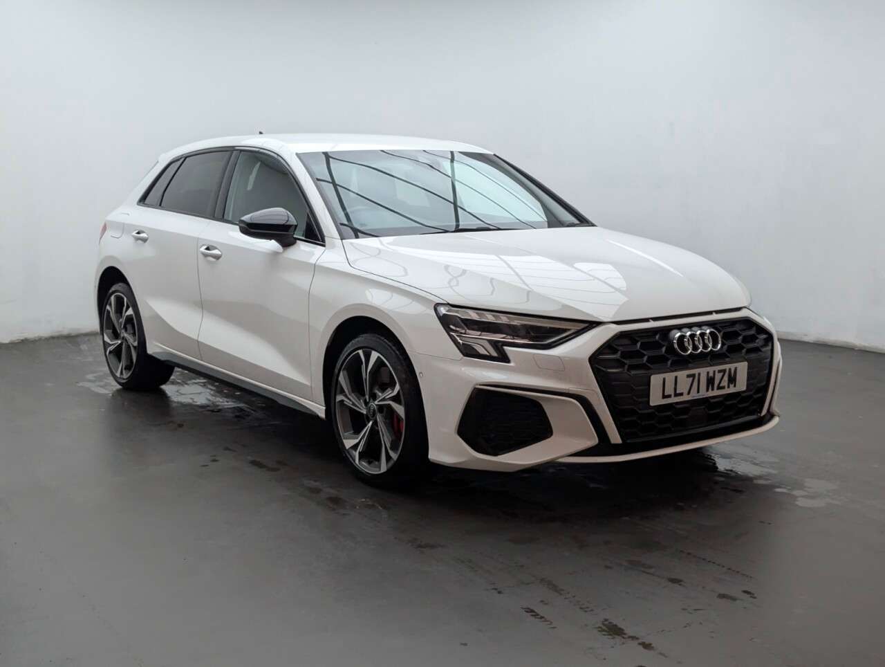 A 2021 AUDI A3 1.4 TFSIe 45 S line Competition Sportback 5dr Petrol Plug-in Hybrid S Troni A 2021 AUDI A3 1.4 TFSIe 45 S line Competition Sportback 5dr Petrol Plug-in Hybrid S Troni