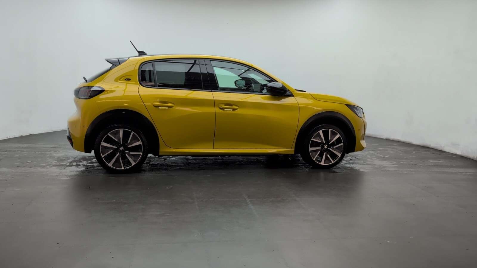 2021 PEUGEOT E-208 2021 PEUGEOT E-208