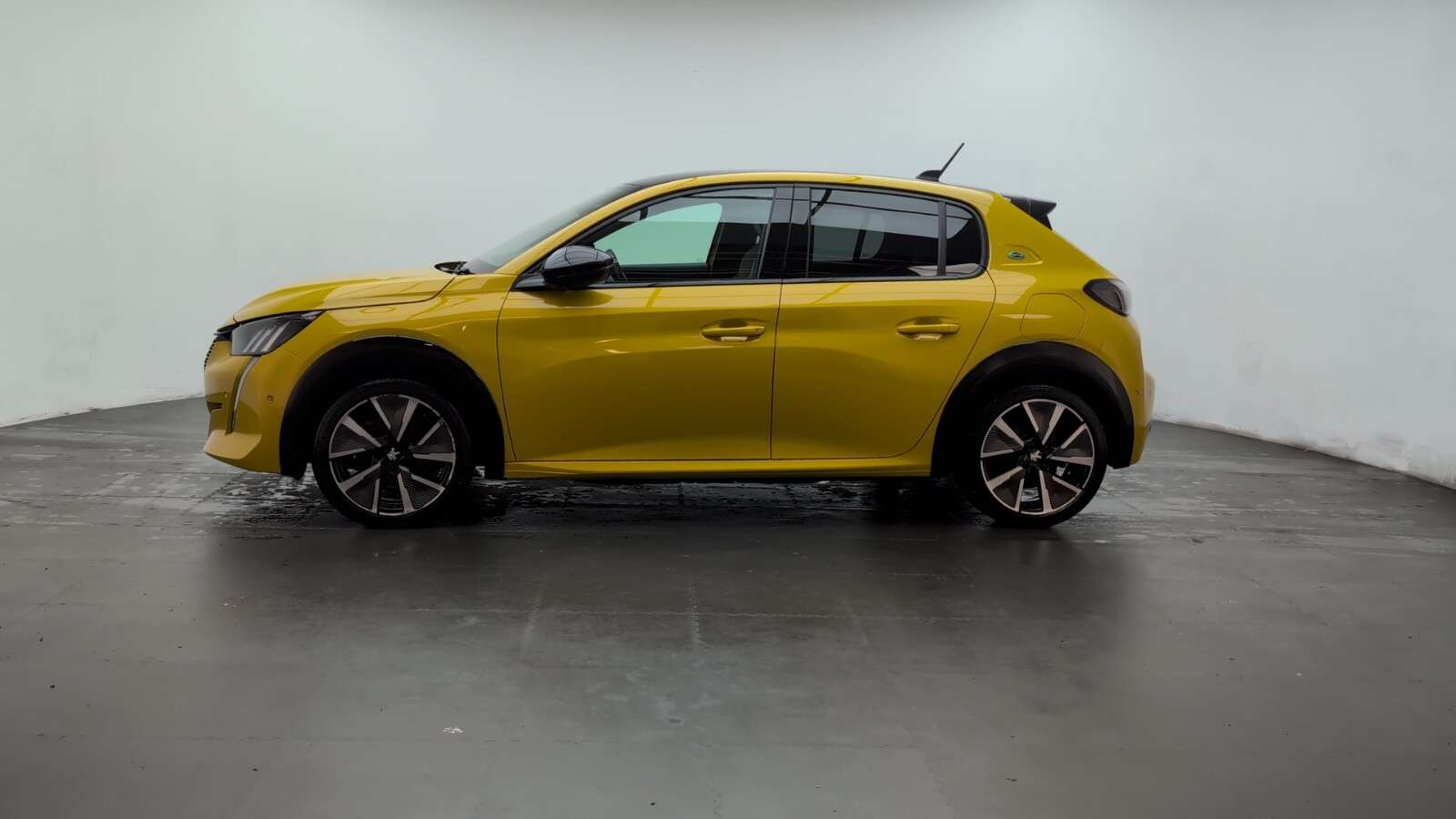 2021 PEUGEOT E-208 2021 PEUGEOT E-208