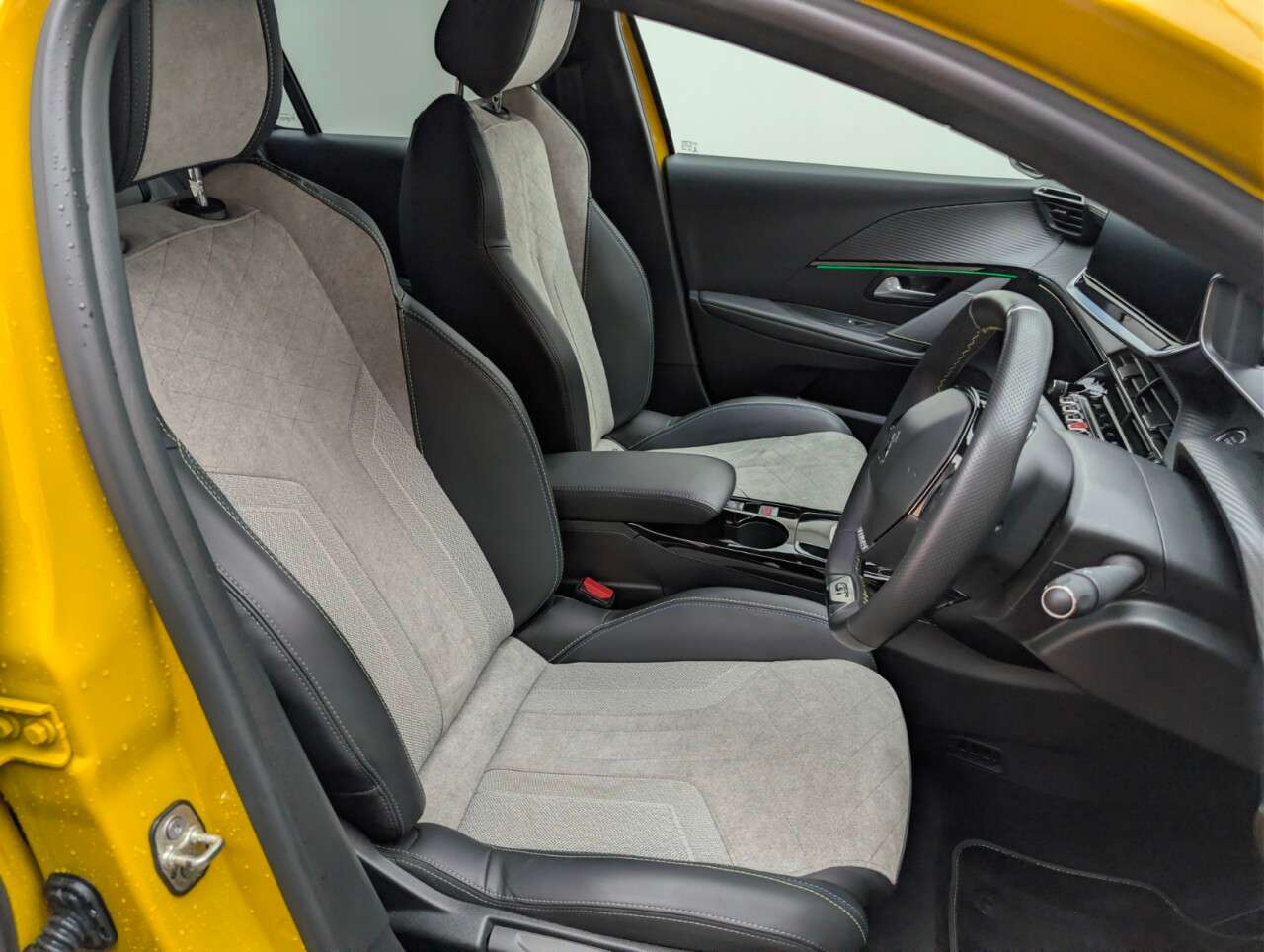 2021 PEUGEOT E-208 2021 PEUGEOT E-208