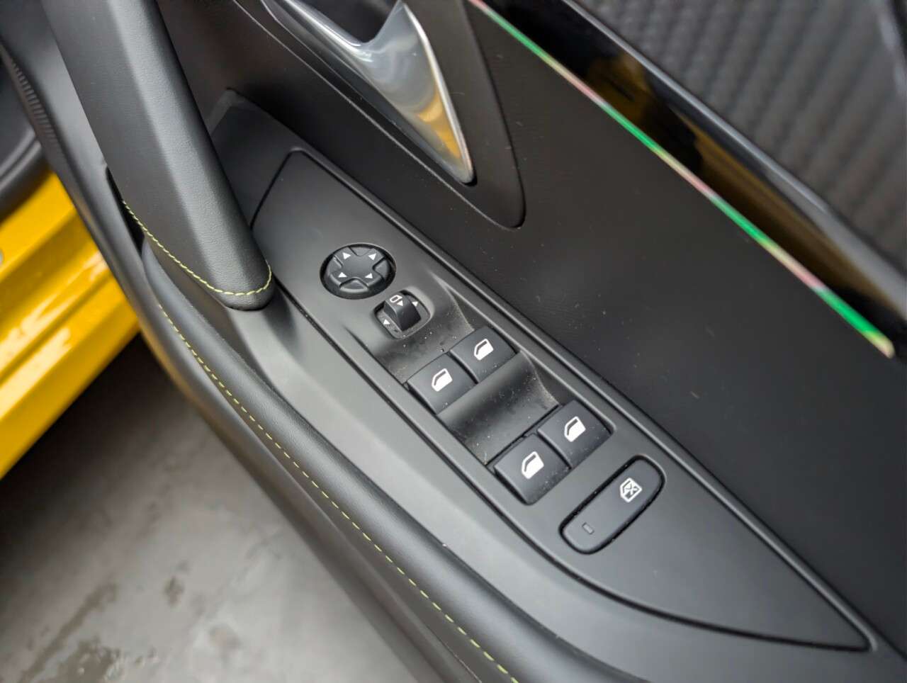 2021 PEUGEOT E-208 2021 PEUGEOT E-208