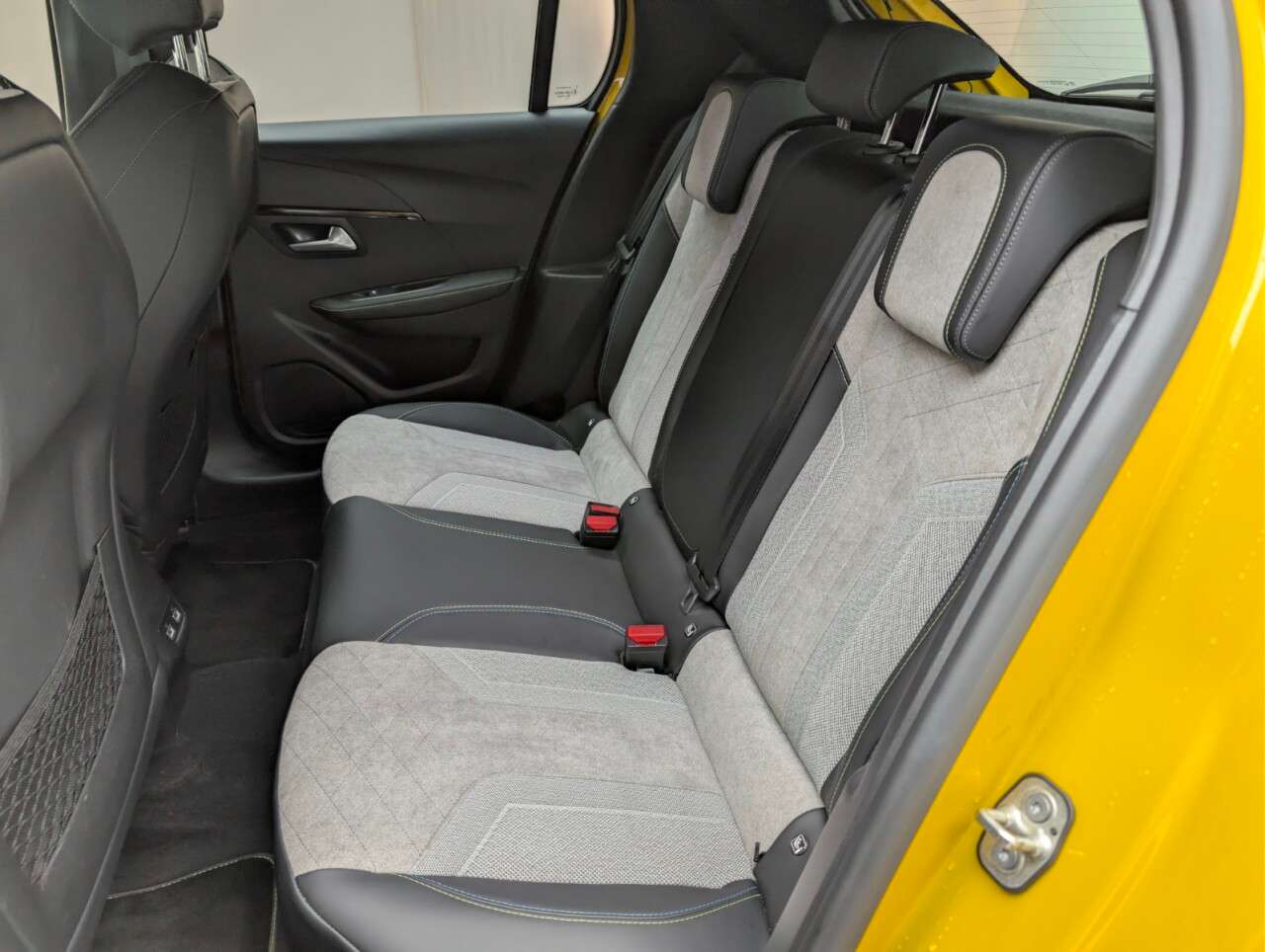 2021 PEUGEOT E-208 2021 PEUGEOT E-208