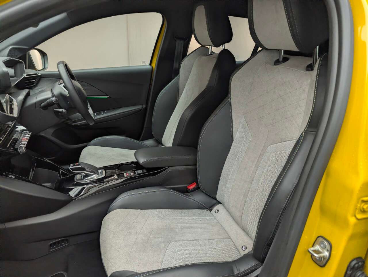 2021 PEUGEOT E-208 2021 PEUGEOT E-208