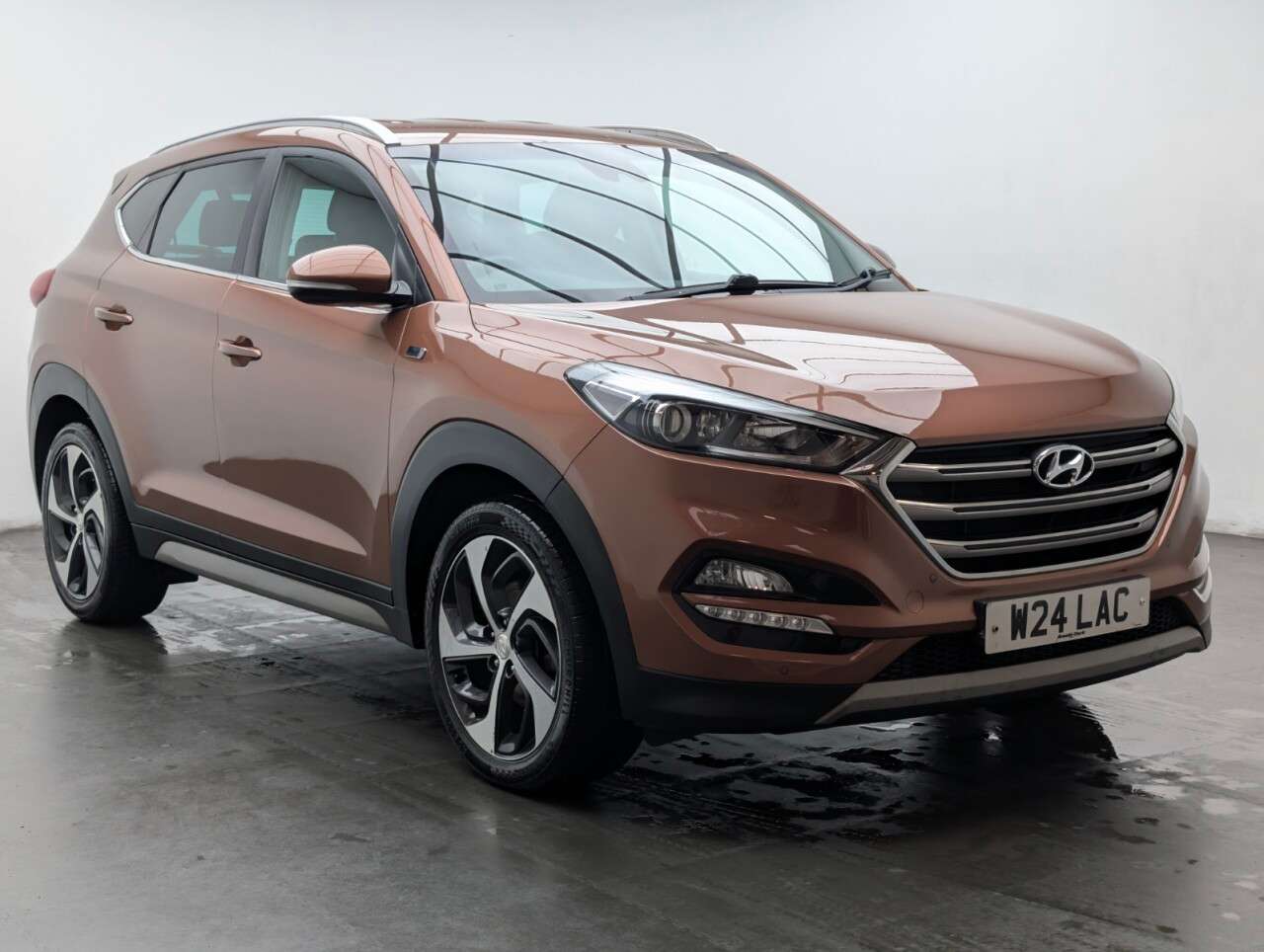 A 2017 HYUNDAI TUCSON 1.7 CRDi Blue Drive Sport Edition SUV 5dr Diesel Manual Euro 6 (s/s) (116 p A 2017 HYUNDAI TUCSON 1.7 CRDi Blue Drive Sport Edition SUV 5dr Diesel Manual Euro 6 (s/s) (116 p