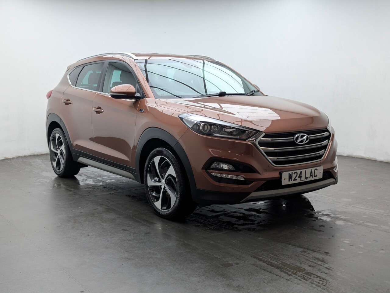 A 2017 HYUNDAI TUCSON 1.7 CRDi Blue Drive Sport Edition SUV 5dr Diesel Manual Euro 6 (s/s) (116 p A 2017 HYUNDAI TUCSON 1.7 CRDi Blue Drive Sport Edition SUV 5dr Diesel Manual Euro 6 (s/s) (116 p