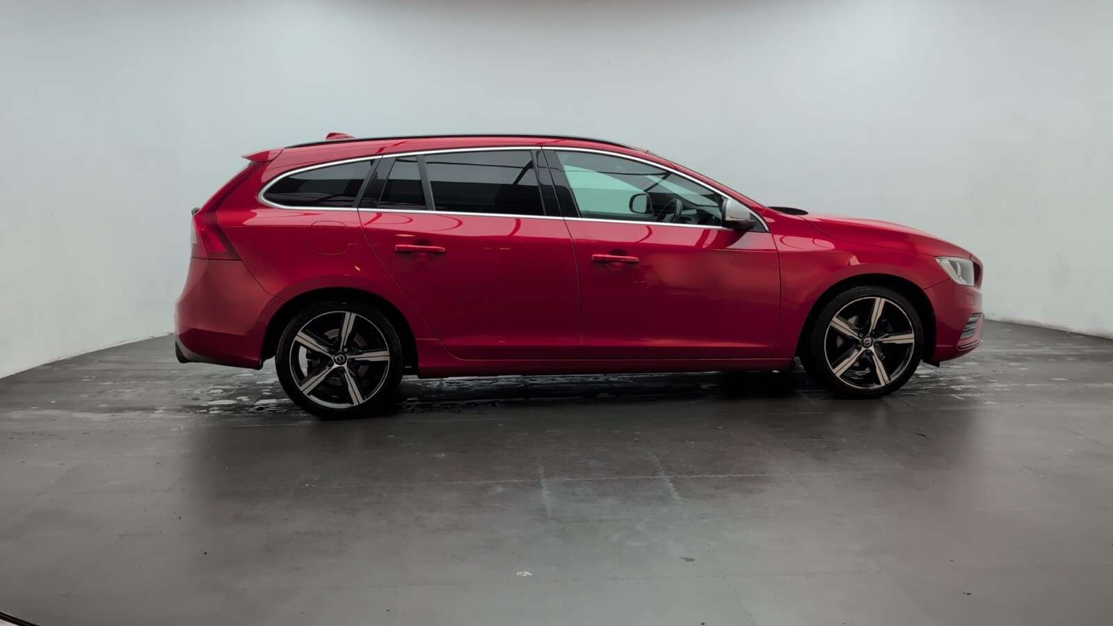 2017 VOLVO V60 2017 VOLVO V60