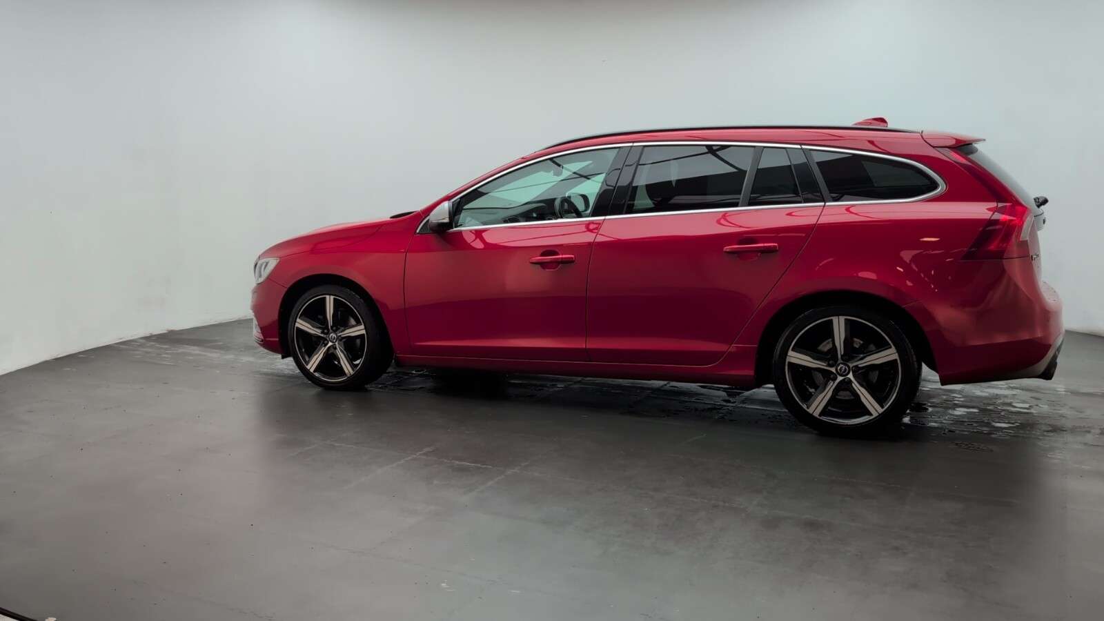 2017 VOLVO V60 2017 VOLVO V60