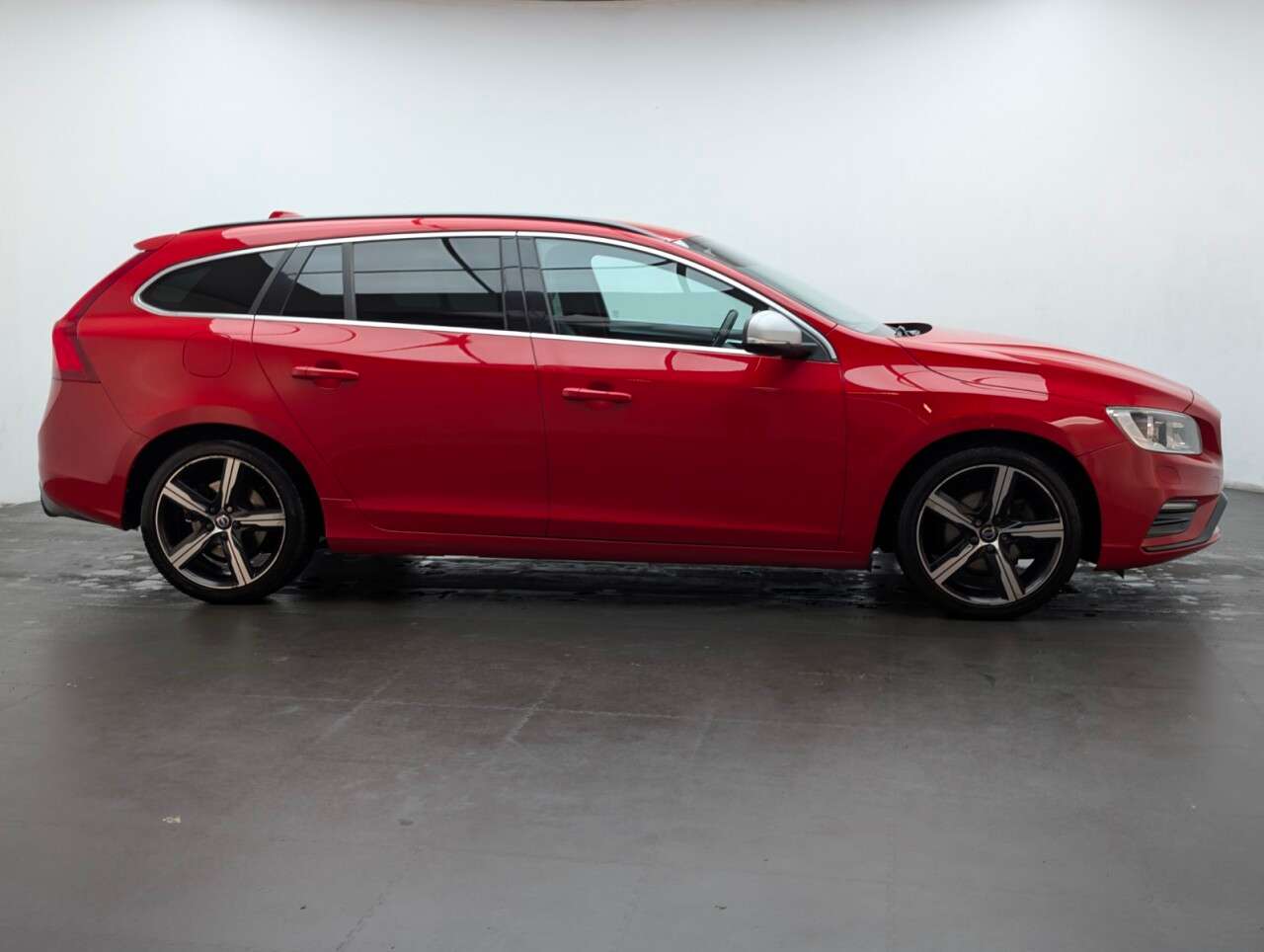 2017 VOLVO V60 2017 VOLVO V60