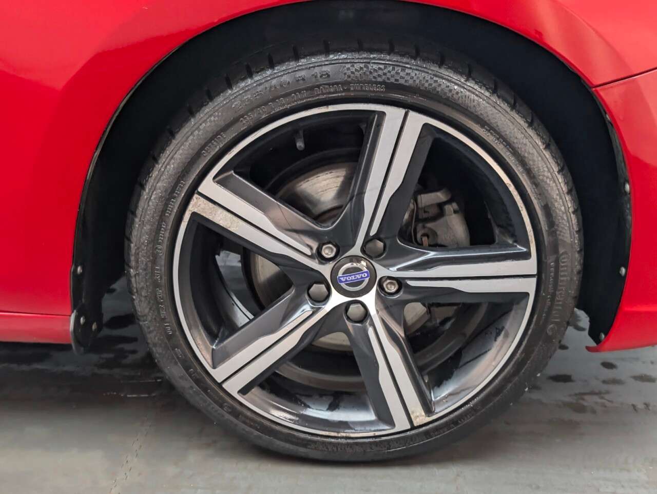 2017 VOLVO V60 2017 VOLVO V60