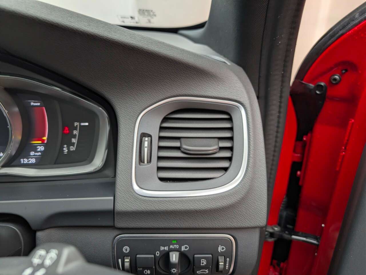 2017 VOLVO V60 2017 VOLVO V60