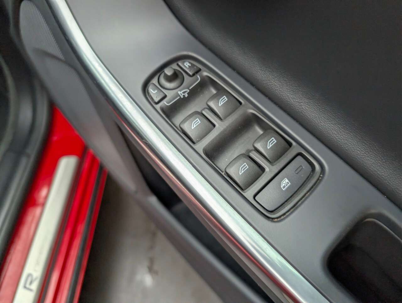 2017 VOLVO V60 2017 VOLVO V60