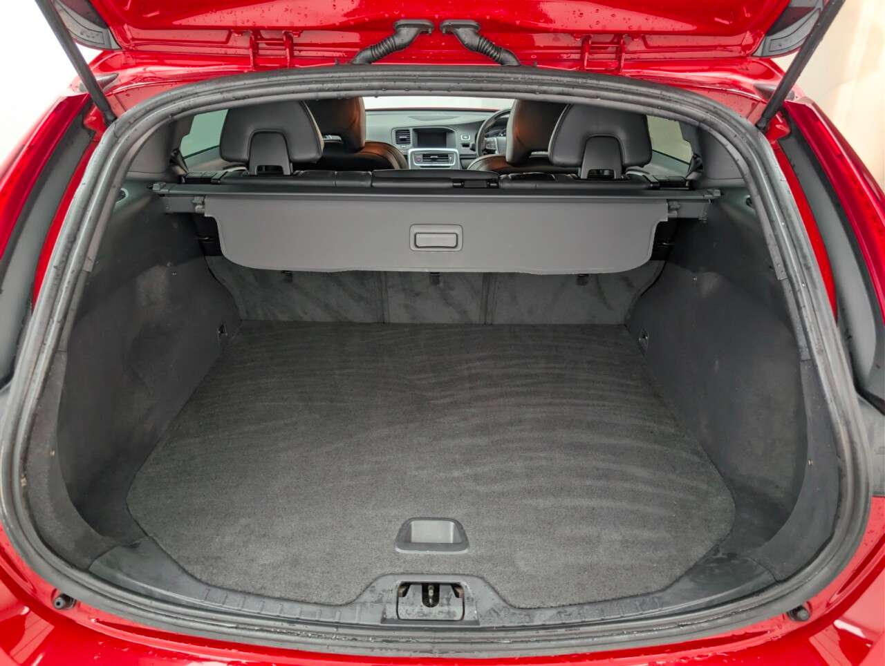 2017 VOLVO V60 2017 VOLVO V60