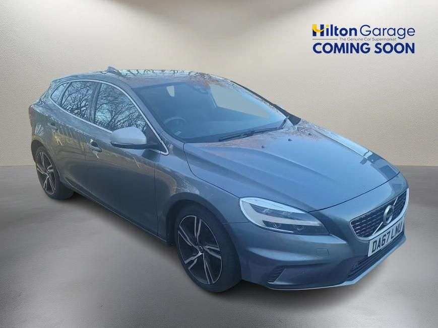 2017 VOLVO V40 2017 VOLVO V40