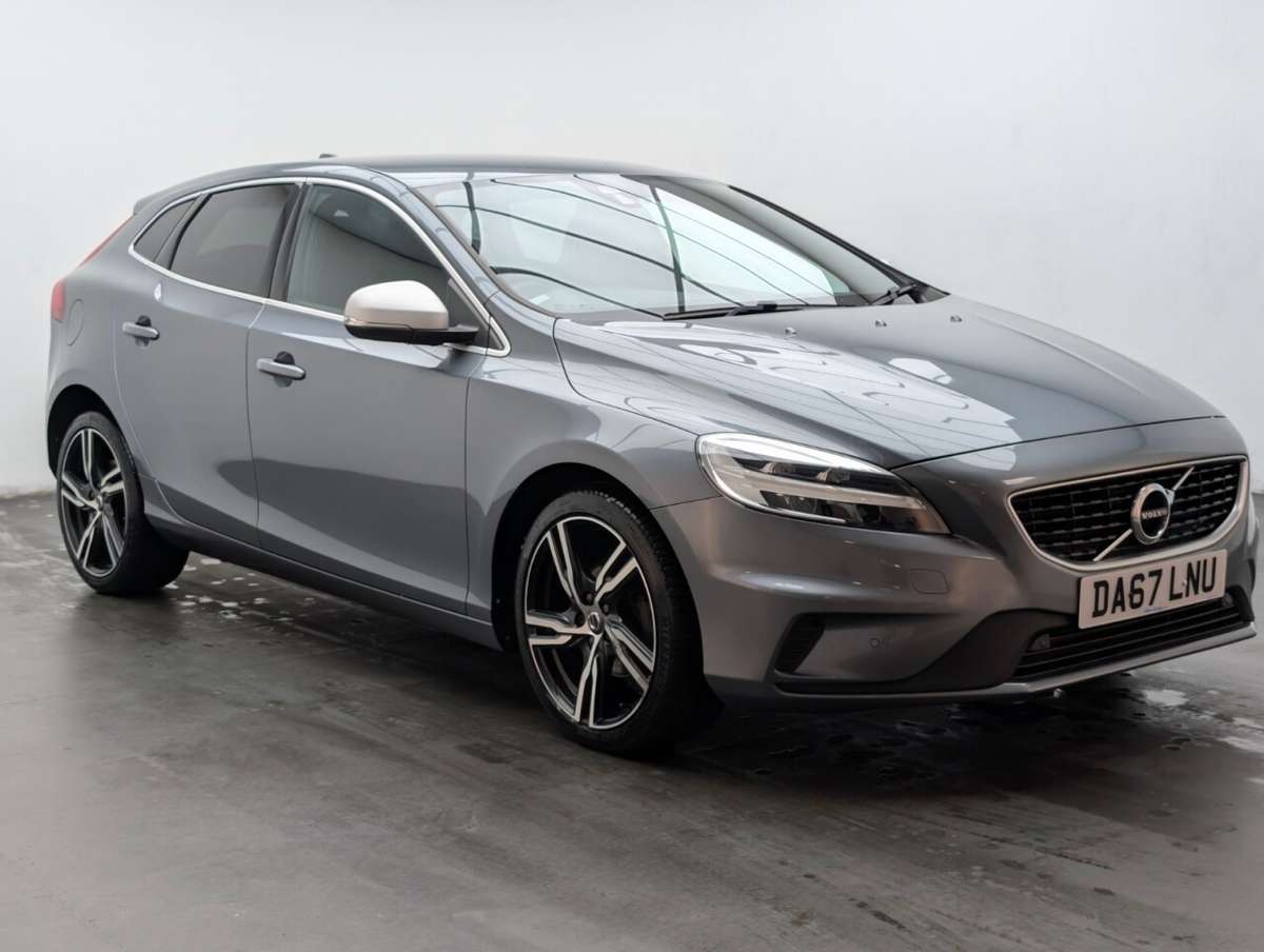 Check out this Volvo V40 2017 Diesel Manual