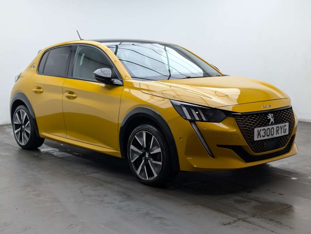 A 2021 PEUGEOT E-208 50kWh GT Premium Hatchback 5dr Electric Auto (136 ps) PARKING CAMERA+APPLE A 2021 PEUGEOT E-208 50kWh GT Premium Hatchback 5dr Electric Auto (136 ps) PARKING CAMERA+APPLE