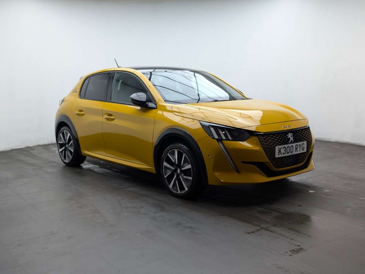 A 2021 PEUGEOT E-208 50kWh GT Premium Hatchback 5dr Electric Auto (136 ps) PARKING CAMERA+APPLE A 2021 PEUGEOT E-208 50kWh GT Premium Hatchback 5dr Electric Auto (136 ps) PARKING CAMERA+APPLE