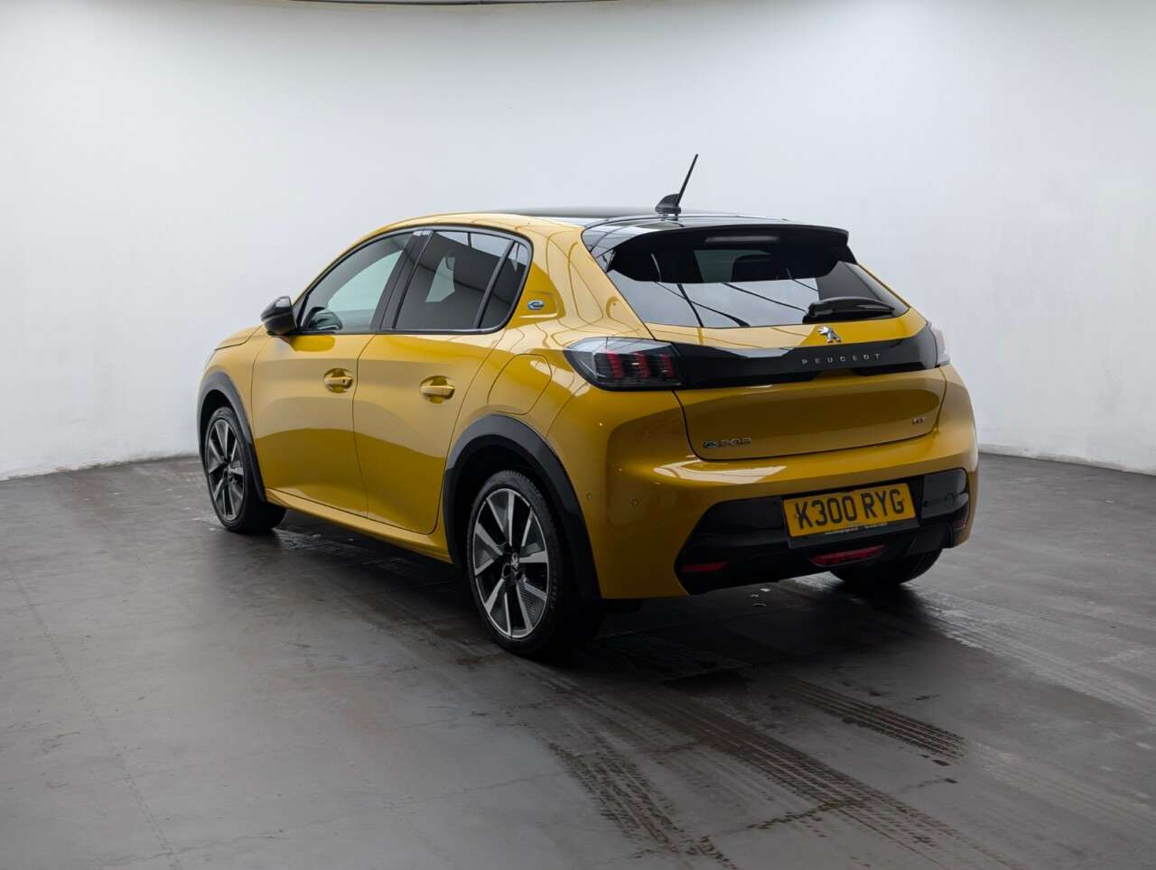 2021 PEUGEOT E-208 2021 PEUGEOT E-208