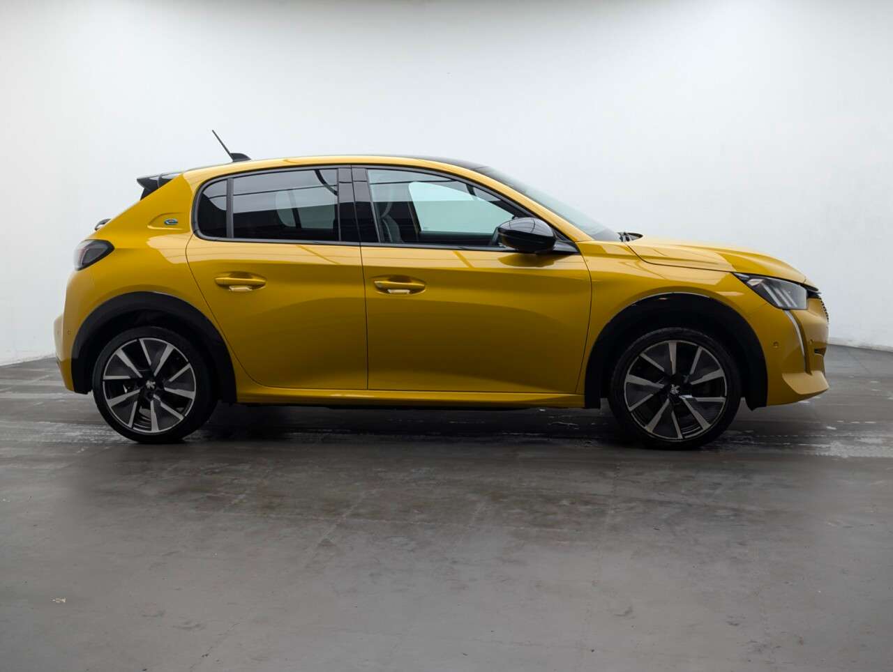 2021 PEUGEOT E-208 2021 PEUGEOT E-208