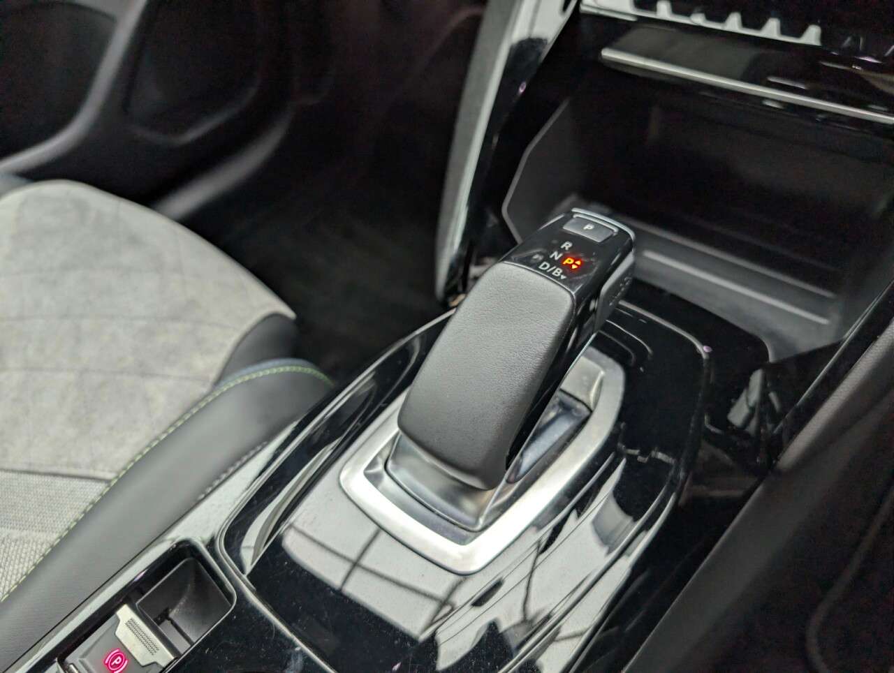 2021 PEUGEOT E-208 2021 PEUGEOT E-208