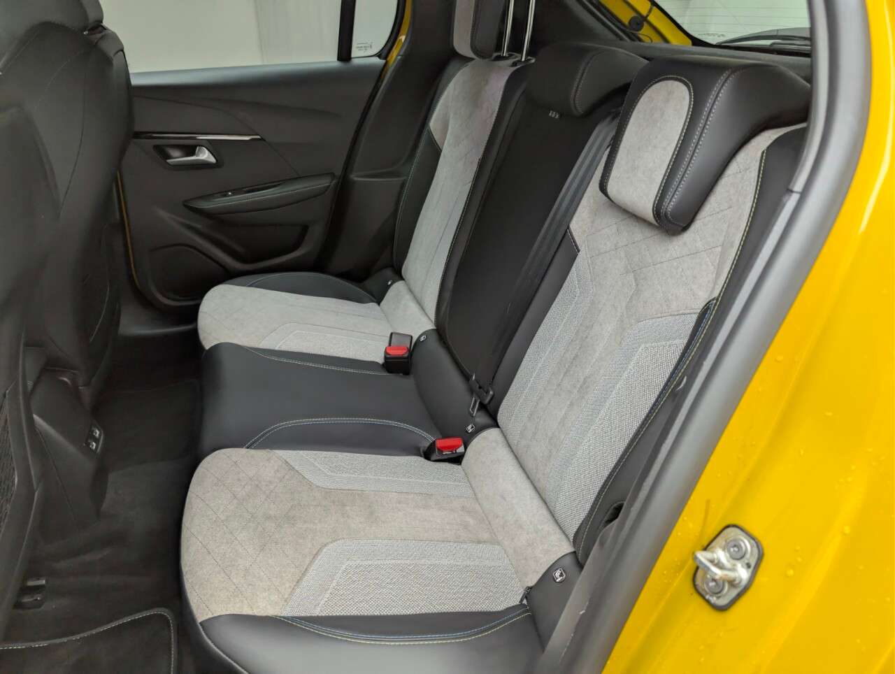 2021 PEUGEOT E-208 2021 PEUGEOT E-208