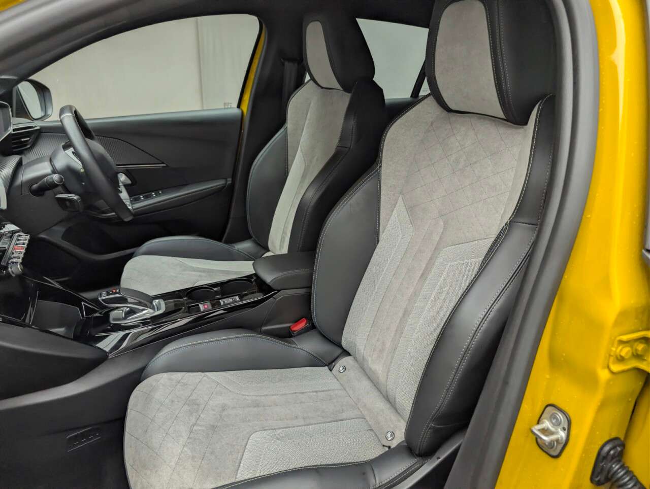 2021 PEUGEOT E-208 2021 PEUGEOT E-208