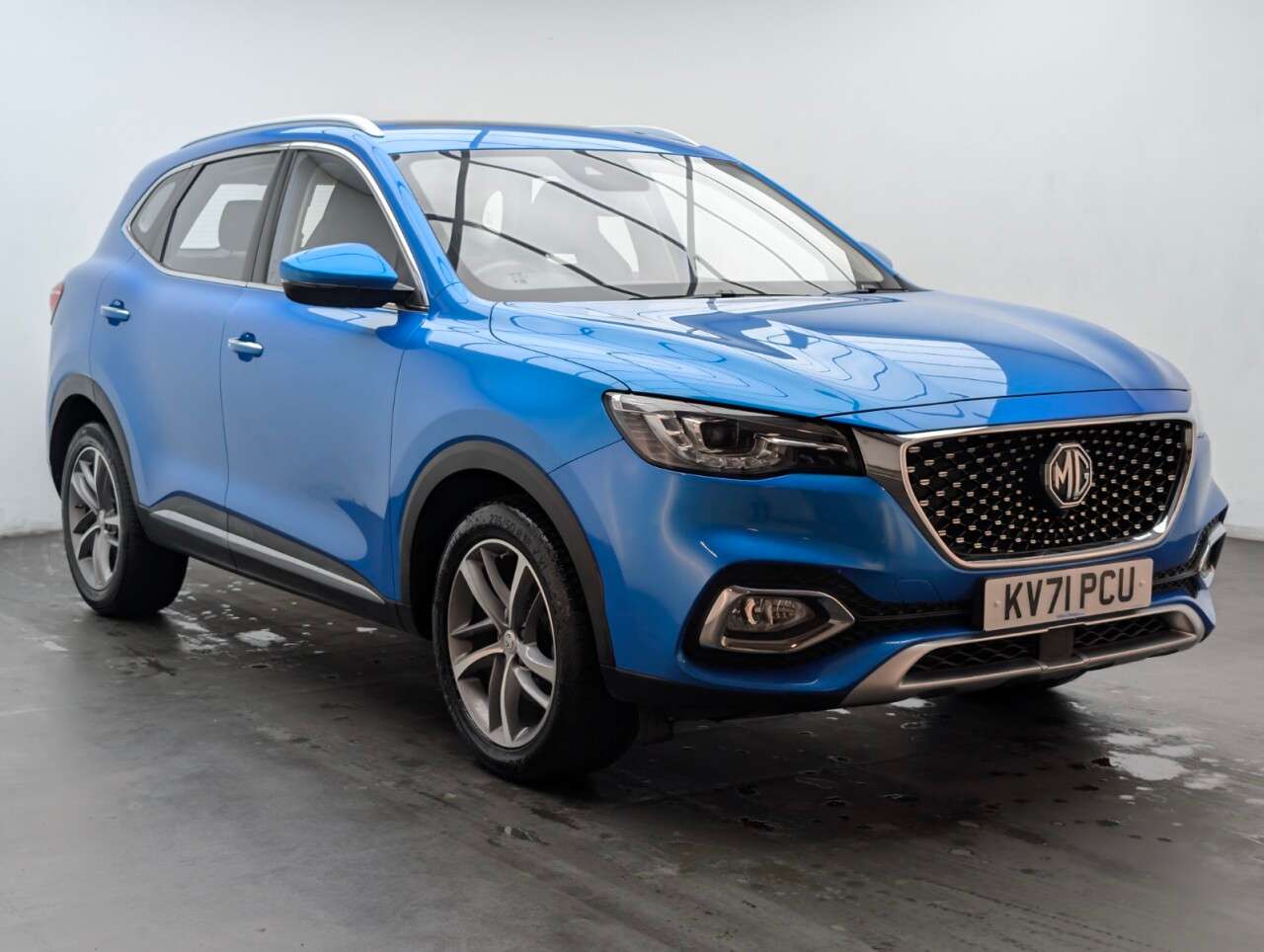 A 2021 MG MG HS 1.5 T-GDI Exclusive SUV 5dr Petrol DCT Euro 6 (s/s) (162 ps) REAR VIEW CAME A 2021 MG MG HS 1.5 T-GDI Exclusive SUV 5dr Petrol DCT Euro 6 (s/s) (162 ps) REAR VIEW CAME