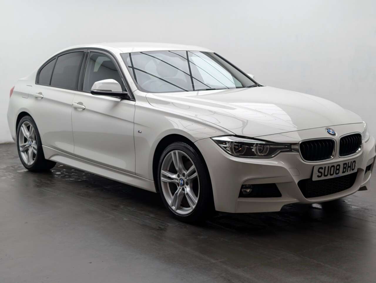 A 2016 BMW 3 SERIES 2.0 320d M Sport Saloon 4dr Diesel Manual Euro 6 (s/s) (190 ps) DAKOTA LEAT A 2016 BMW 3 SERIES 2.0 320d M Sport Saloon 4dr Diesel Manual Euro 6 (s/s) (190 ps) DAKOTA LEAT