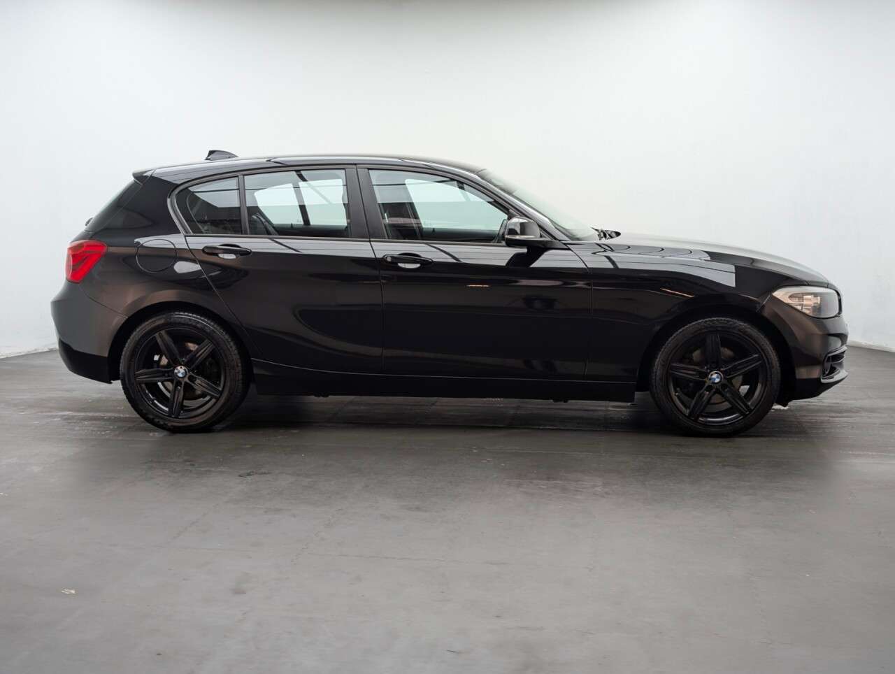 2017 BMW 1 SERIES 2017 BMW 1 SERIES