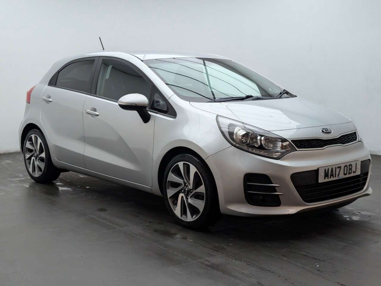 A 2017 KIA RIO 1.4 EcoDynamics 3 Hatchback 5dr Petrol Manual Euro 6 (s/s) (107 bhp) CRUISE A 2017 KIA RIO 1.4 EcoDynamics 3 Hatchback 5dr Petrol Manual Euro 6 (s/s) (107 bhp) CRUISE