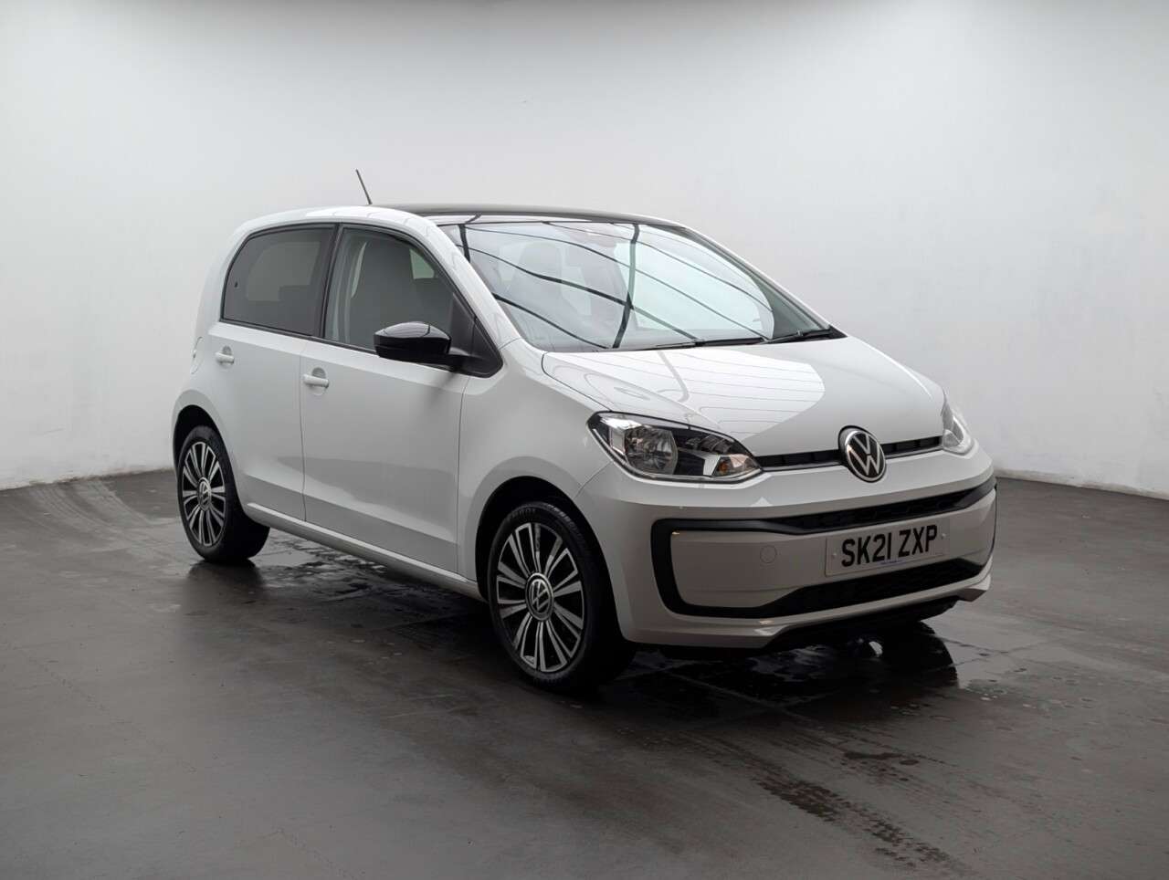 A 2021 VOLKSWAGEN UP! 1.0 Black Edition Hatchback 5dr Petrol Manual Euro 6 (s/s) (65 ps) BLUETOOT A 2021 VOLKSWAGEN UP! 1.0 Black Edition Hatchback 5dr Petrol Manual Euro 6 (s/s) (65 ps) BLUETOOT