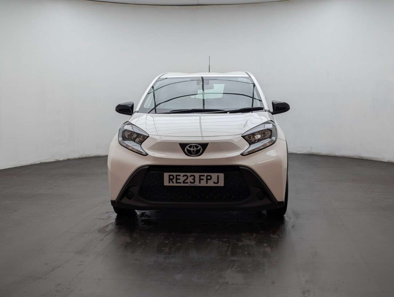 A 2023 TOYOTA AYGO X 1.0 VVT-i Pure Hatchback 5dr Petrol x-shift Euro 6 (s/s) (72 ps) - APPLE CA A 2023 TOYOTA AYGO X 1.0 VVT-i Pure Hatchback 5dr Petrol x-shift Euro 6 (s/s) (72 ps) - APPLE CA