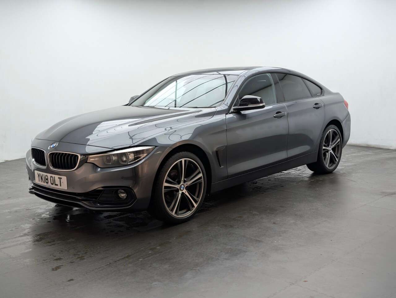 A 2018 BMW 4 SERIES GRAN COUPE 2.0 420i Sport Hatchback 5dr Petrol Auto xDrive Euro 6 (s/s) (184 ps) GLASS A 2018 BMW 4 SERIES GRAN COUPE 2.0 420i Sport Hatchback 5dr Petrol Auto xDrive Euro 6 (s/s) (184 ps) GLASS