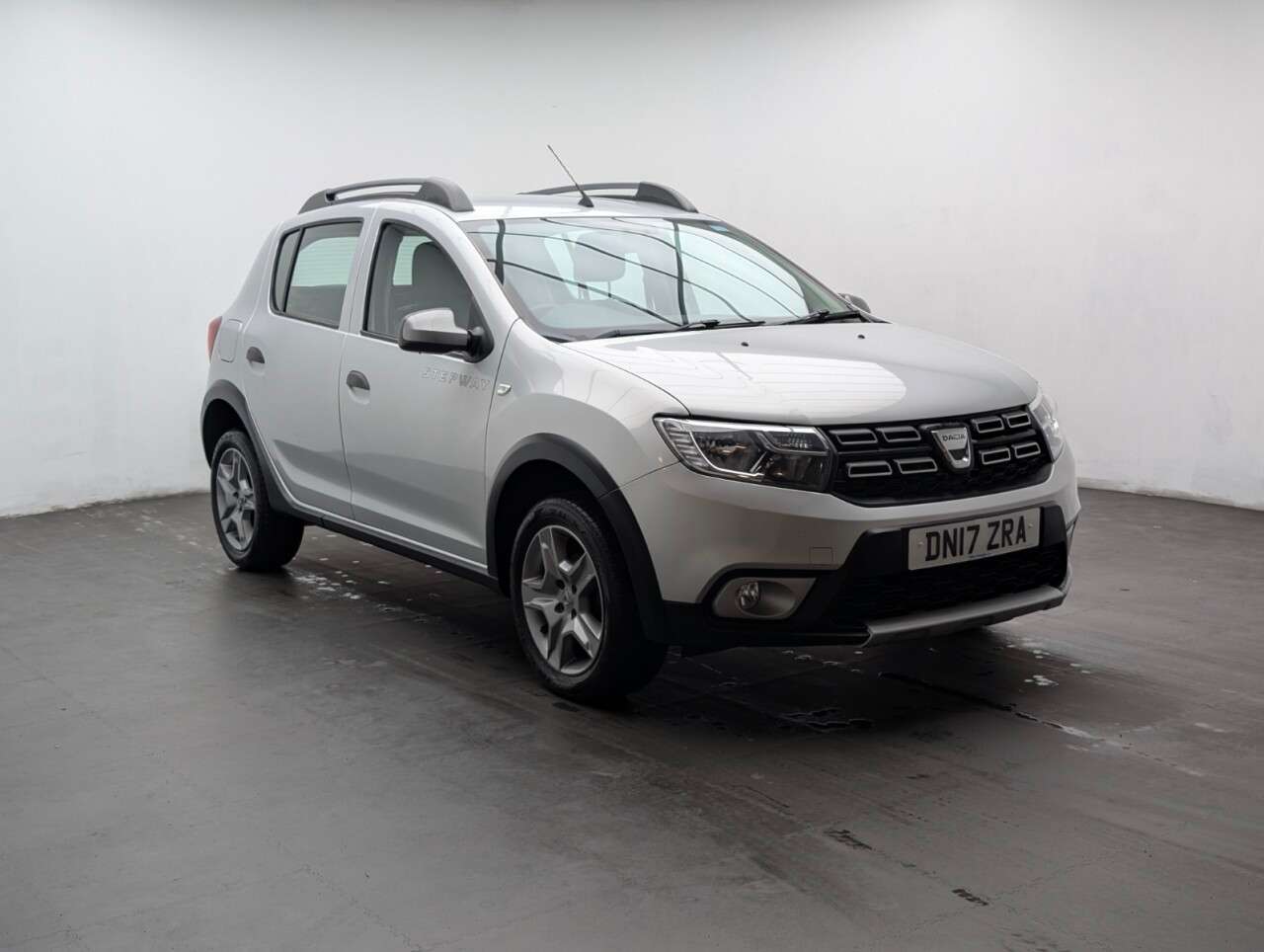A 2017 DACIA SANDERO STEPWAY 0.9 TCe Laureate Hatchback 5dr Petrol Manual Euro 6 (s/s) (90 ps) - PARKING A 2017 DACIA SANDERO STEPWAY 0.9 TCe Laureate Hatchback 5dr Petrol Manual Euro 6 (s/s) (90 ps) - PARKING