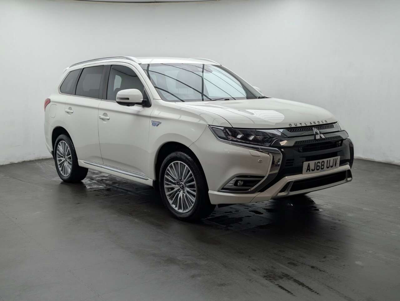 A 2019 MITSUBISHI OUTLANDER PHEV 4HS A 2019 MITSUBISHI OUTLANDER PHEV 4HS