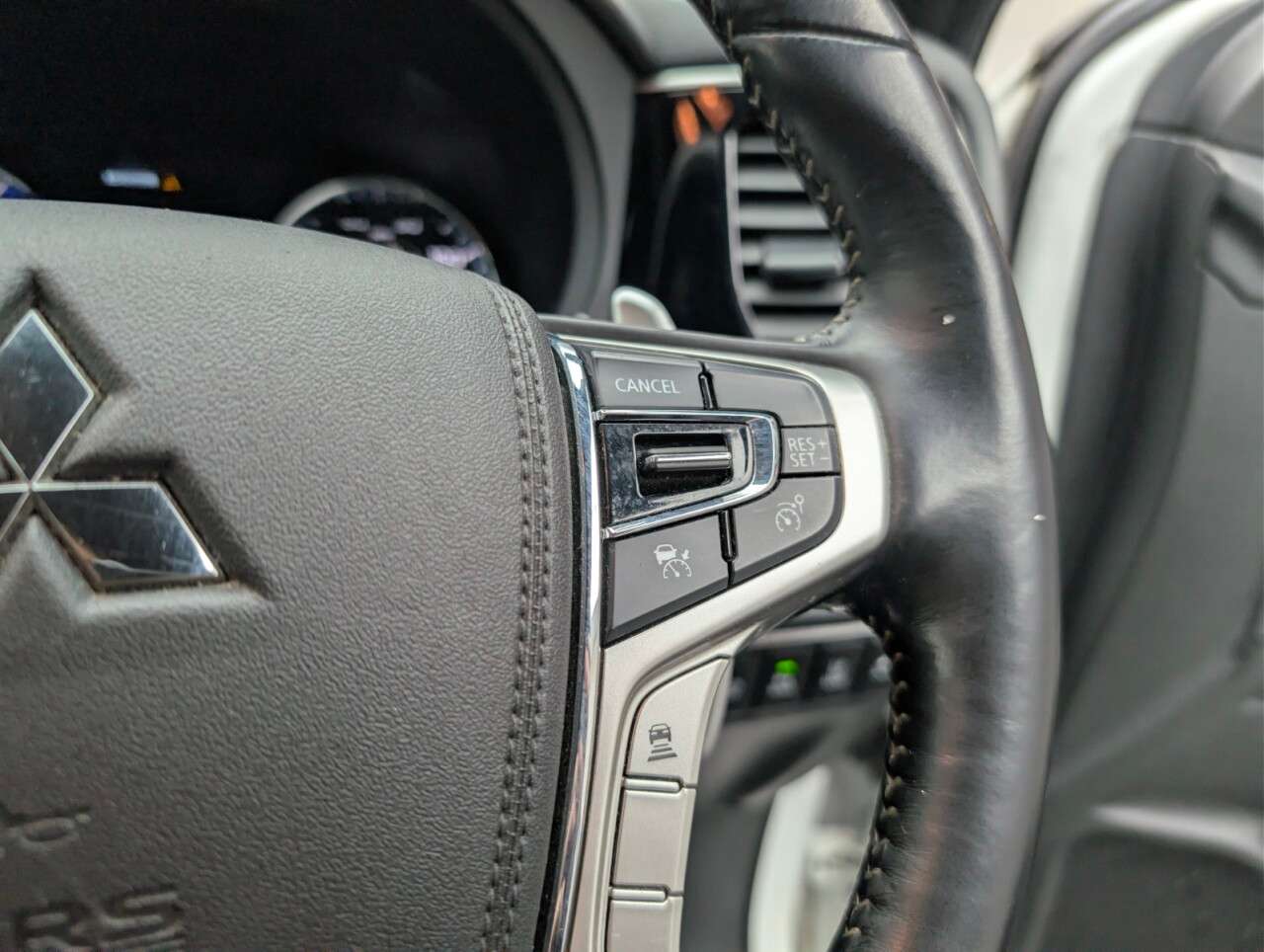 2019 MITSUBISHI OUTLANDER 2019 MITSUBISHI OUTLANDER