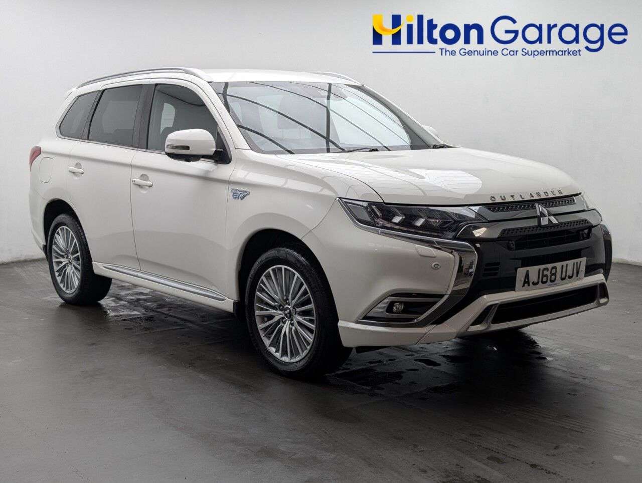 A 2019 MITSUBISHI OUTLANDER PHEV 4HS A 2019 MITSUBISHI OUTLANDER PHEV 4HS