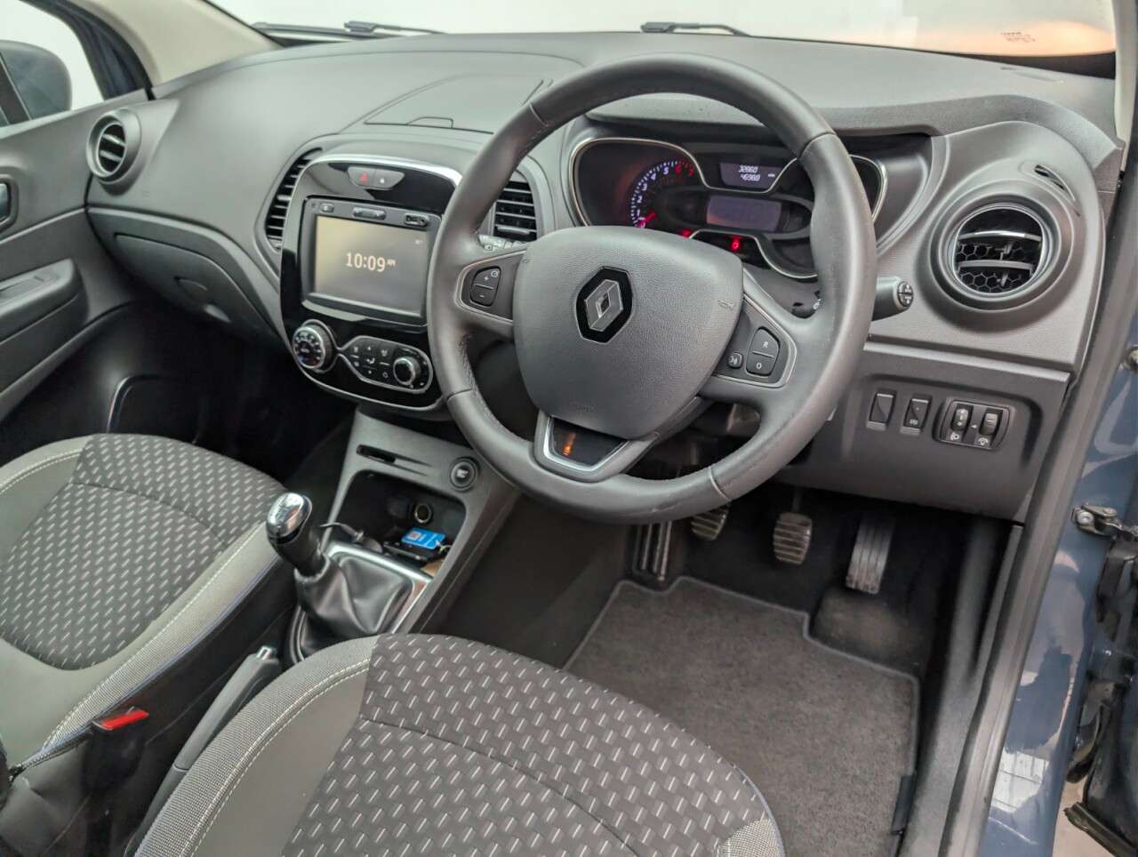 2017 RENAULT CAPTUR 2017 RENAULT CAPTUR