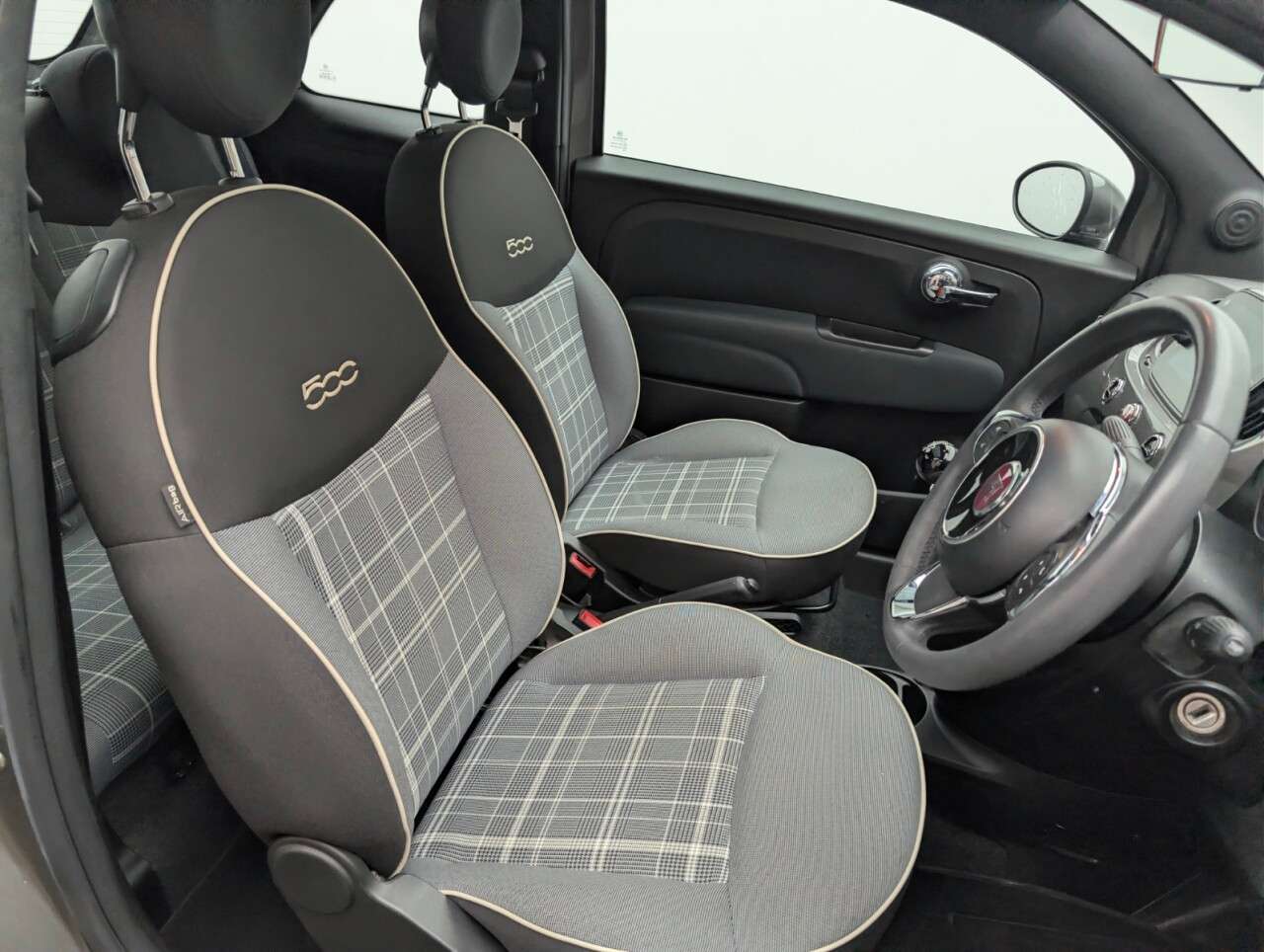 2021 FIAT 500 2021 FIAT 500