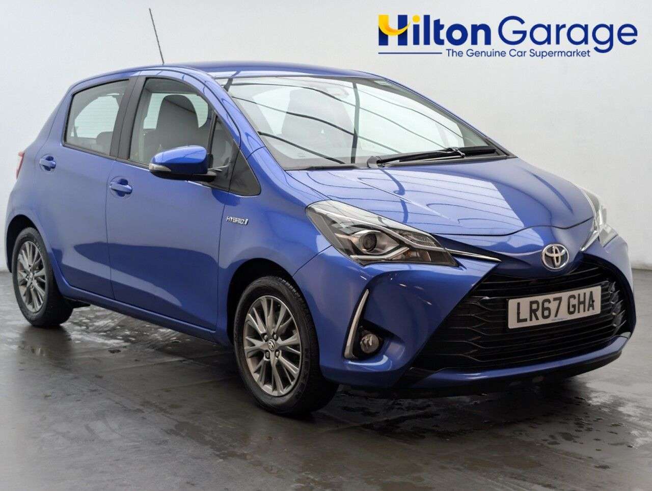 A 2017 TOYOTA YARIS 1.5 VVT-h Icon Hatchback 5dr Petrol Hybrid E-CVT Euro 6 (s/s) (100 ps) REVE A 2017 TOYOTA YARIS 1.5 VVT-h Icon Hatchback 5dr Petrol Hybrid E-CVT Euro 6 (s/s) (100 ps) REVE