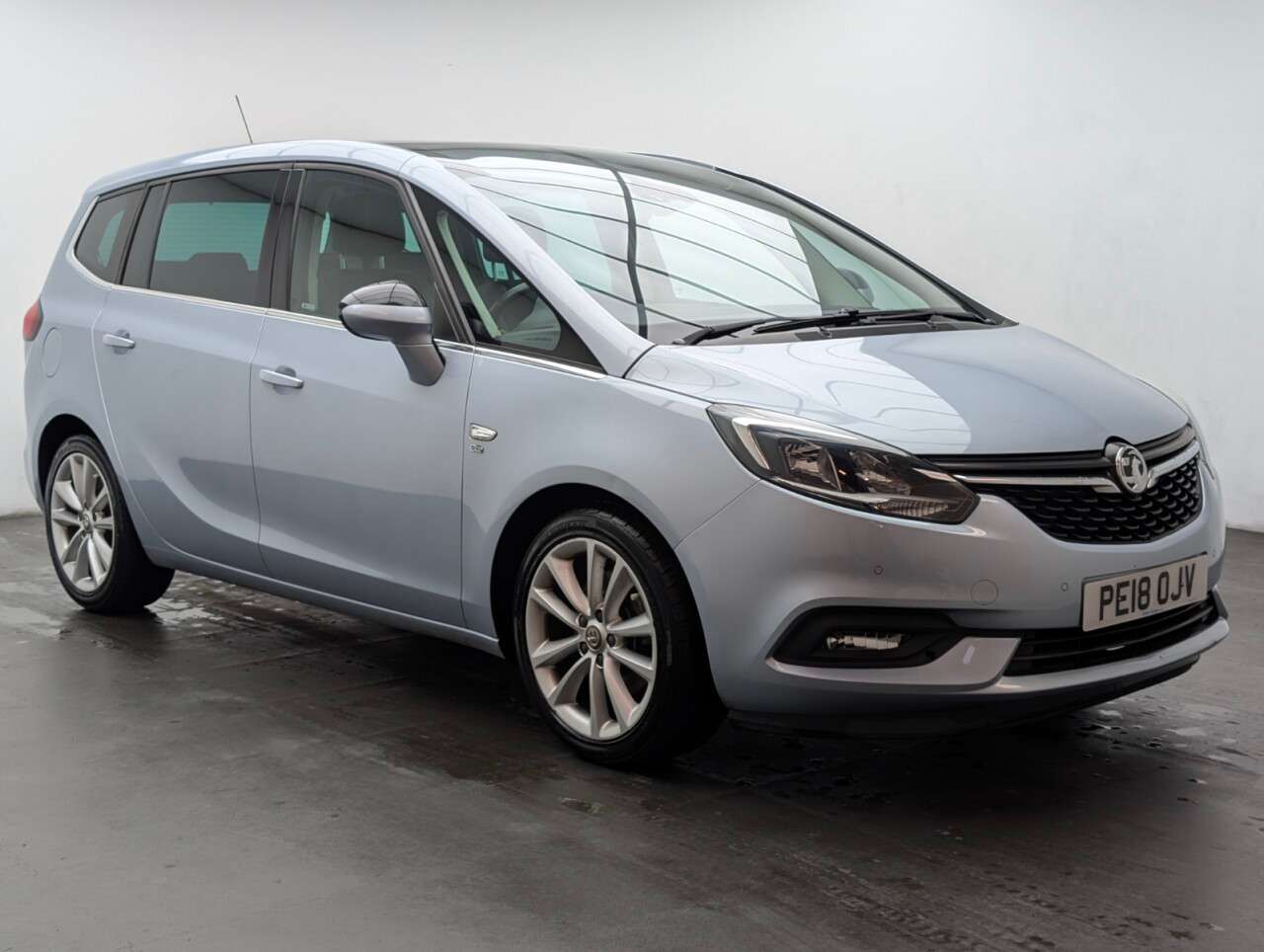 A 2018 VAUXHALL ZAFIRA TOURER 2.0 CDTi Elite Nav MPV 5dr Diesel Manual Euro 6 (s/s) (170 ps) NAVIGATION+P A 2018 VAUXHALL ZAFIRA TOURER 2.0 CDTi Elite Nav MPV 5dr Diesel Manual Euro 6 (s/s) (170 ps) NAVIGATION+P