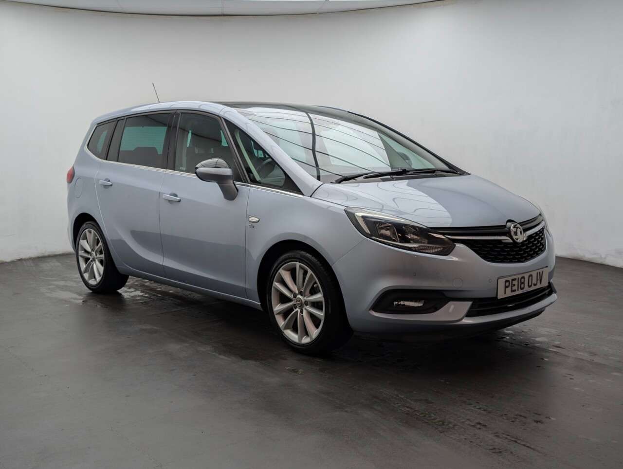 A 2018 VAUXHALL ZAFIRA TOURER 2.0 CDTi Elite Nav MPV 5dr Diesel Manual Euro 6 (s/s) (170 ps) NAVIGATION+P A 2018 VAUXHALL ZAFIRA TOURER 2.0 CDTi Elite Nav MPV 5dr Diesel Manual Euro 6 (s/s) (170 ps) NAVIGATION+P