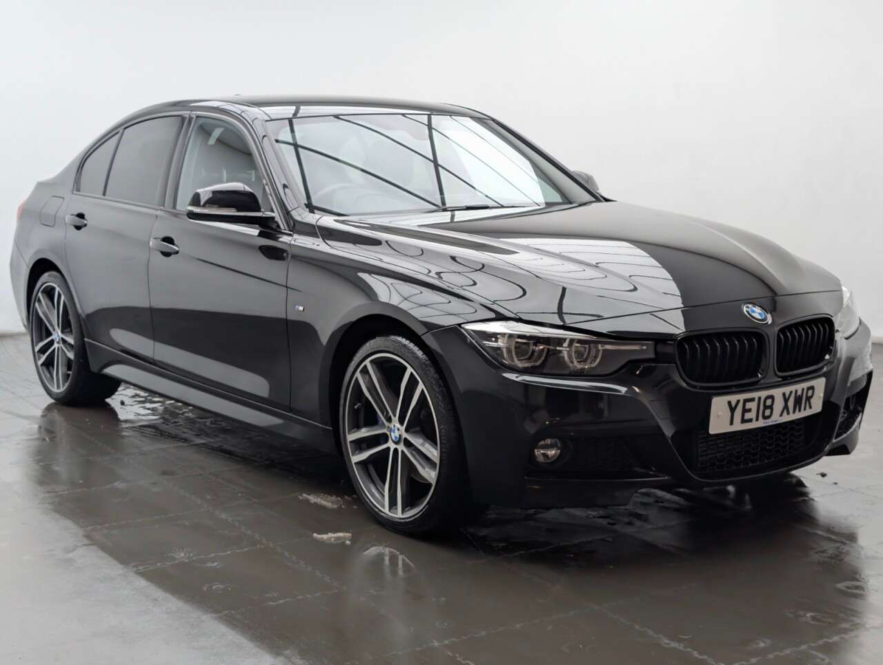 A 2018 BMW 3 SERIES 2.0 320d M Sport Shadow Edition Saloon 4dr Diesel Auto xDrive Euro 6 (s/s) A 2018 BMW 3 SERIES 2.0 320d M Sport Shadow Edition Saloon 4dr Diesel Auto xDrive Euro 6 (s/s)