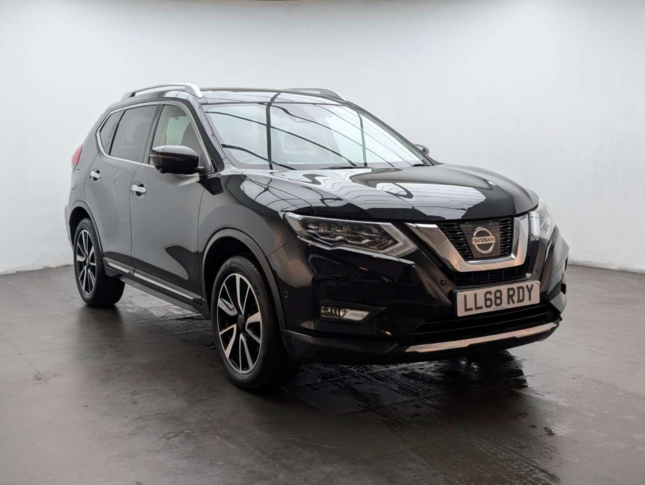 A 2018 NISSAN X-TRAIL 1.6 DIG-T Tekna SUV 5dr Petrol Manual Euro 6 (s/s) (163 ps) BLUETOOTH+HEATE A 2018 NISSAN X-TRAIL 1.6 DIG-T Tekna SUV 5dr Petrol Manual Euro 6 (s/s) (163 ps) BLUETOOTH+HEATE