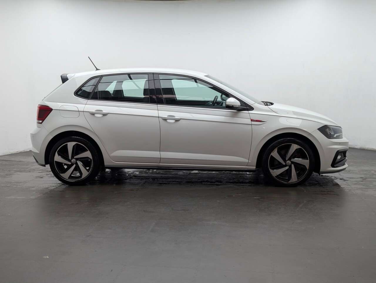 2019 VOLKSWAGEN POLO 2019 VOLKSWAGEN POLO