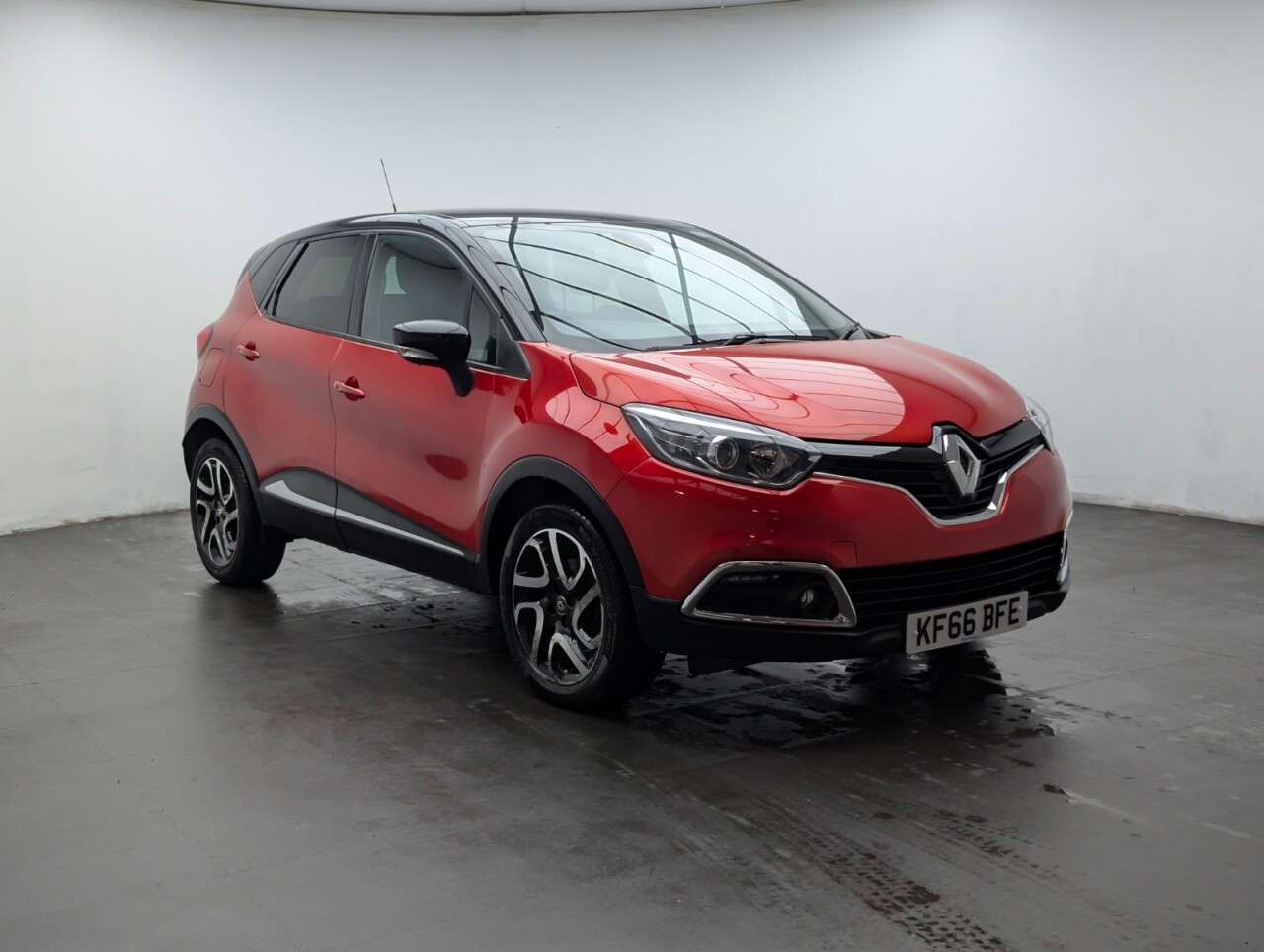 A 2017 RENAULT CAPTUR 1.5 dCi ENERGY Dynamique S Nav SUV 5dr Diesel Manual Euro 6 (s/s) (90 ps) B A 2017 RENAULT CAPTUR 1.5 dCi ENERGY Dynamique S Nav SUV 5dr Diesel Manual Euro 6 (s/s) (90 ps) B