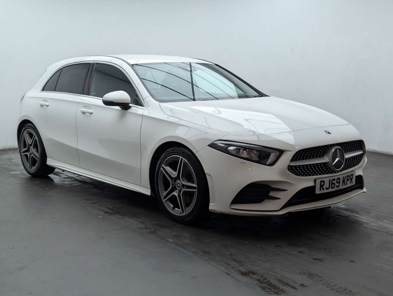 A 2019 MERCEDES-BENZ A-CLASS 1.3 A200 AMG Line Hatchback 5dr Petrol 7G-DCT Euro 6 (s/s) (163 ps) NAVIGAT A 2019 MERCEDES-BENZ A-CLASS 1.3 A200 AMG Line Hatchback 5dr Petrol 7G-DCT Euro 6 (s/s) (163 ps) NAVIGAT