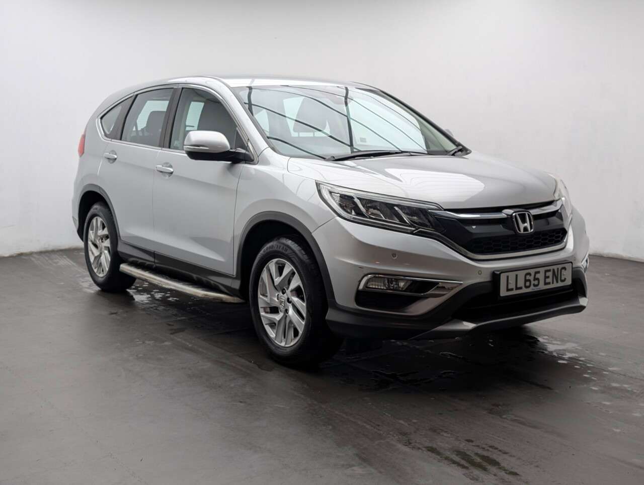 A 2015 HONDA CR-V 2.0 i-VTEC SE SUV 5dr Petrol Auto 4WD Euro 6 (155 ps) BLUETOOTH+PARKING SEN A 2015 HONDA CR-V 2.0 i-VTEC SE SUV 5dr Petrol Auto 4WD Euro 6 (155 ps) BLUETOOTH+PARKING SEN