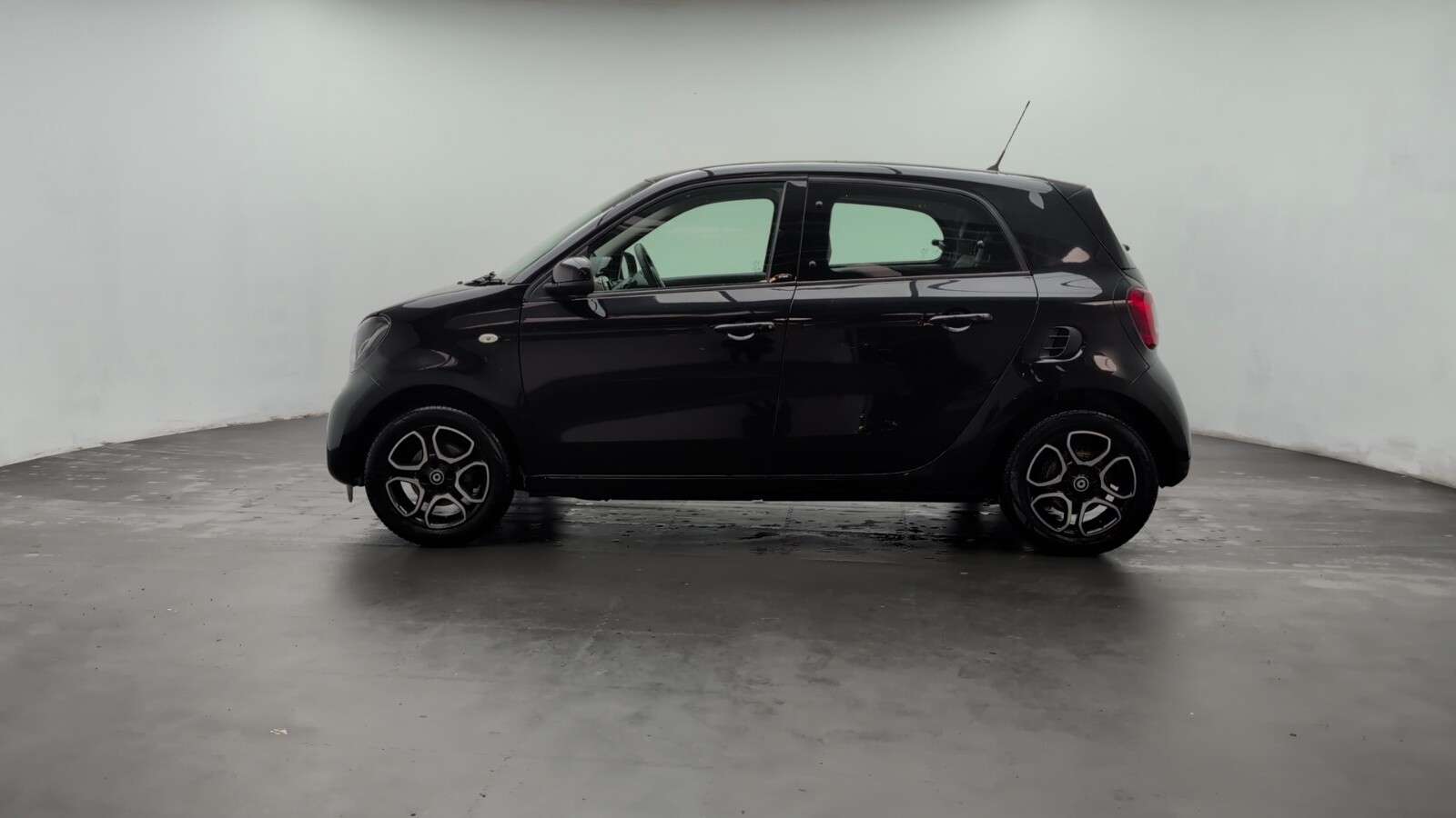 2018 SMART FORFOUR 2018 SMART FORFOUR