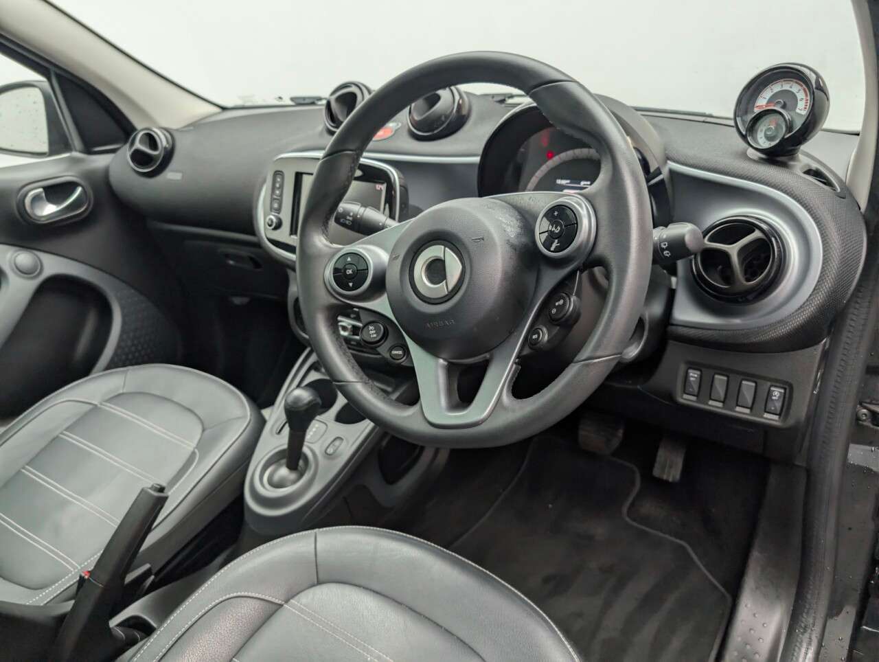 2018 SMART FORFOUR 2018 SMART FORFOUR